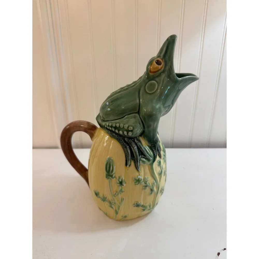 Bordallo Pinheiro Est.‎ 1884 Frog Pitcher Majolica Made in Portugal - NEW
